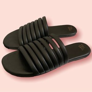 Time and Tru flat slides